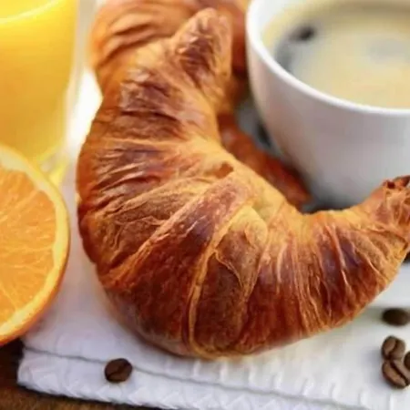 佩莱迈勒酒店 3*