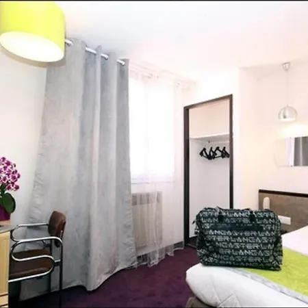 Peyramale فندق 3*